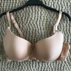 Elegant Lace Padded Bra in Nude